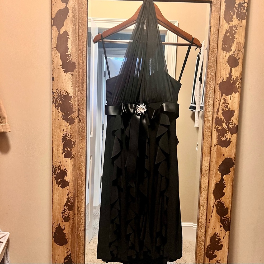Elegant Black Halter Dress with Embellished Waist